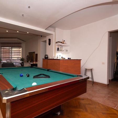 בוקרשט Shared Retro Vintage Luxury Apartment מראה חיצוני תמונה