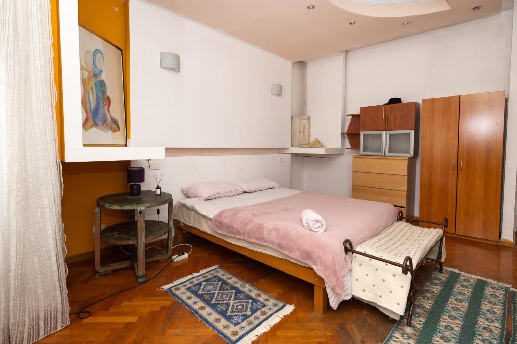 בוקרשט Shared Retro Vintage Luxury Apartment מראה חיצוני תמונה