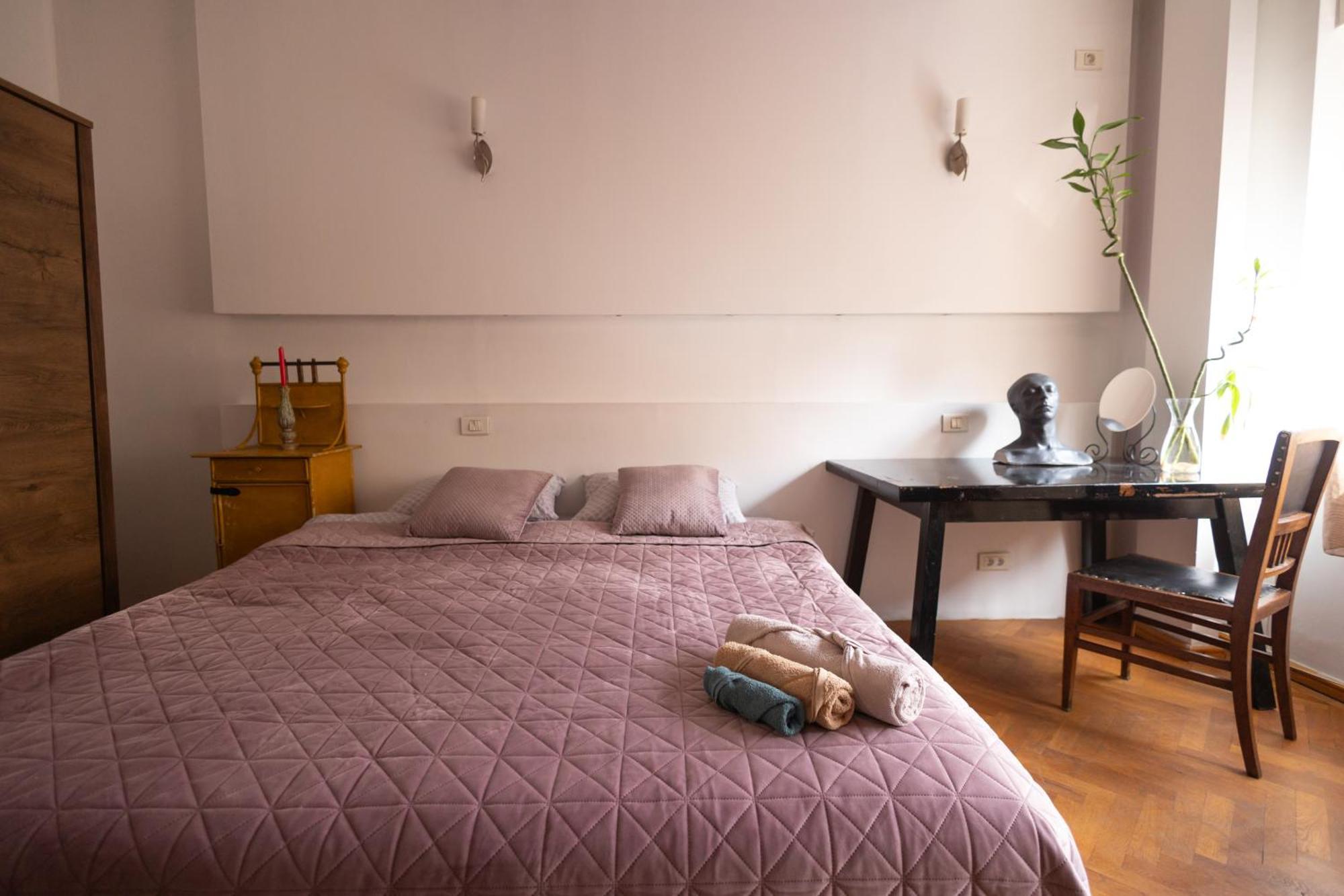 בוקרשט Shared Retro Vintage Luxury Apartment מראה חיצוני תמונה