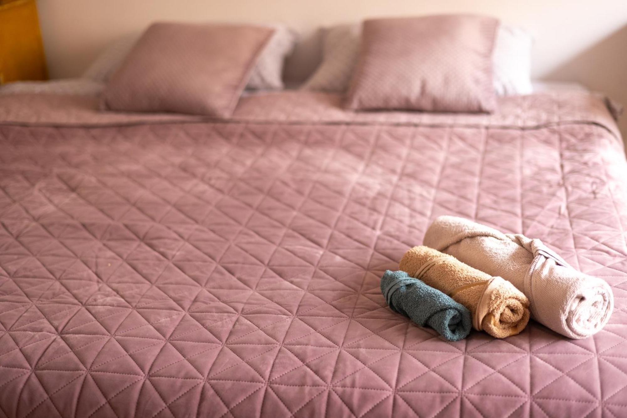 בוקרשט Shared Retro Vintage Luxury Apartment מראה חיצוני תמונה