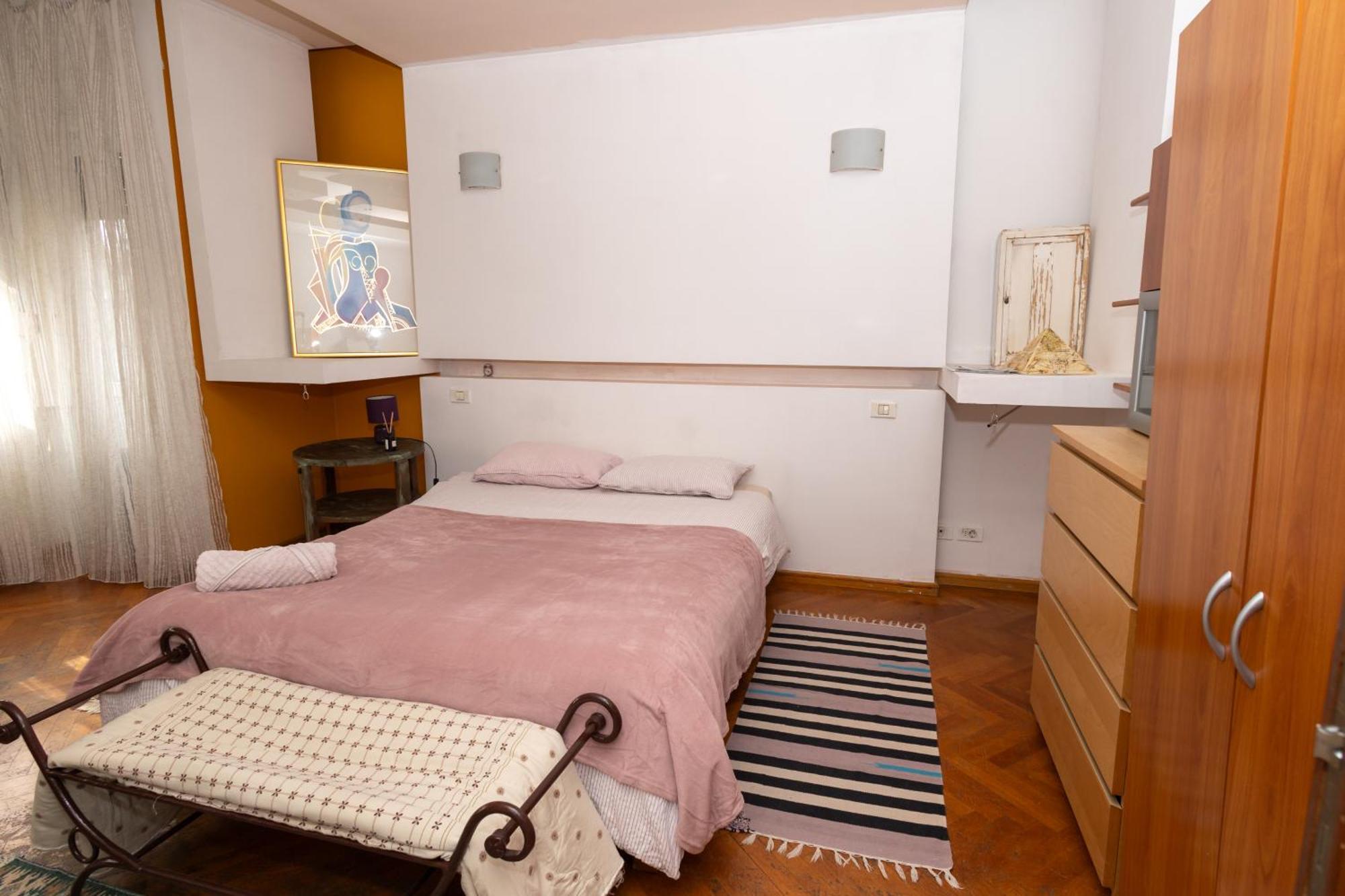 בוקרשט Shared Retro Vintage Luxury Apartment מראה חיצוני תמונה